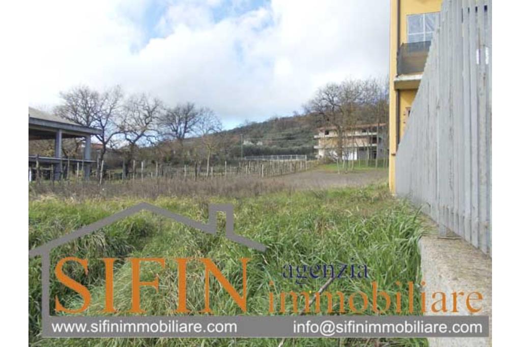 Terreno Edificabile - Grottaminarda (AV) - via Pioppi
In zona periferica proponiamo in vendita terreno edificabile di mq. 3.300,00 ricadente in 