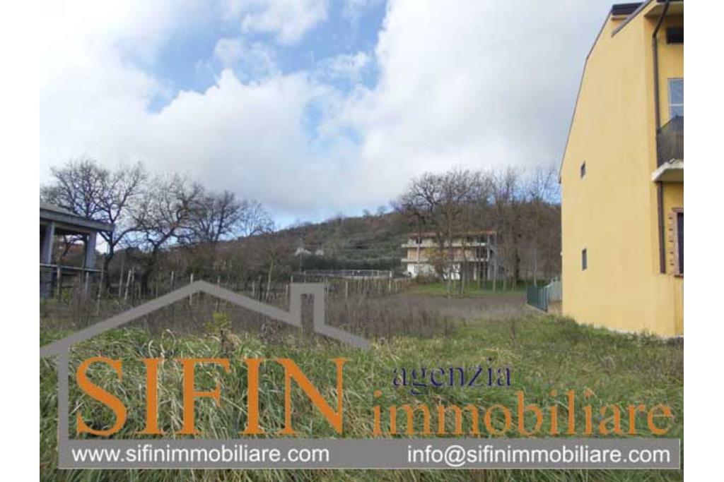 Terreno Edificabile - Grottaminarda (AV) - via Pioppi
In zona periferica proponiamo in vendita terreno edificabile di mq. 3.300,00 ricadente in 