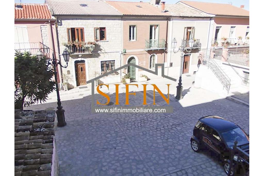 Appartamento Arredato - GUARDIA LOMBARDI (AV) in zona centrale proponiamo in vendita accogliente e ben rifinito appartamento arredato