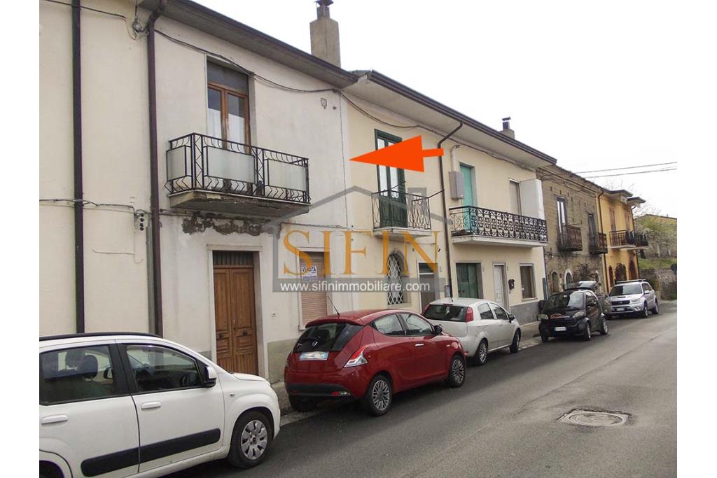 Casa Singola - Casa singola in vendita a Paternopoli (AV) in via Modestino composta da 4 vani e bagno