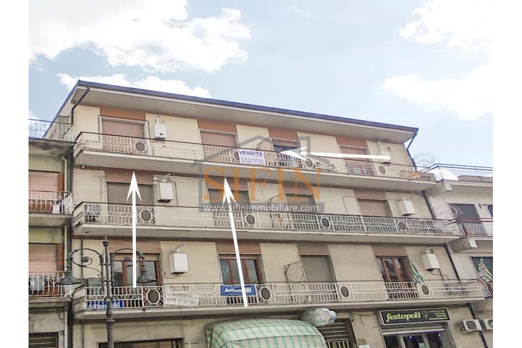 Appartamento Centrale - Grottaminarda, corso Vittorio Veneto, proponiamo in vendita appartamento di mq. 105,00 oltre a mq. 12,00 di balconi