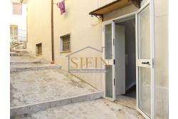 Casa con garage - Fontanarosa, nel centro storico e a pochi passi dalla piazza, proponiamo in vendita casa indipendente di mq. 145,00
