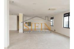 villa con locale commerciale - Grottaminarda via Fontanelle (S.S.91) proponiamo in vendita fabbricato di complessivi mq. 600,00 fornito di ascensore, che collega il piano terra con il piano primo, oltre a mq. 450,00 ca. di piazzale asfaltato