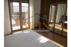 Palazzina con giardino - Carife, via Contardi, in posizione sovrastante e panoramica, proponiamo in vendita palazzina di compressivi mq. 240,00