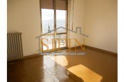 Palazzina con giardino - Carife, via Contardi, in posizione sovrastante e panoramica, proponiamo in vendita palazzina di compressivi mq. 240,00