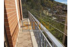 Palazzina con giardino - Carife, via Contardi, in posizione sovrastante e panoramica, proponiamo in vendita palazzina di compressivi mq. 240,00