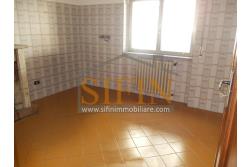 Palazzina con giardino - Carife, via Contardi, in posizione sovrastante e panoramica, proponiamo in vendita palazzina di compressivi mq. 240,00