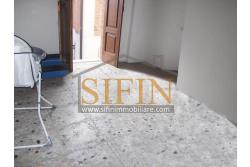 Palazzina con giardino - Carife, via Contardi, in posizione sovrastante e panoramica, proponiamo in vendita palazzina di compressivi mq. 240,00