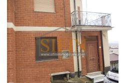 Palazzina con giardino - Carife, via Contardi, in posizione sovrastante e panoramica, proponiamo in vendita palazzina di compressivi mq. 240,00