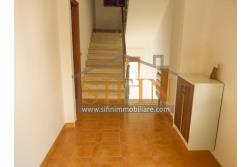 Palazzina con giardino - Carife, via Contardi, in posizione sovrastante e panoramica, proponiamo in vendita palazzina di compressivi mq. 240,00