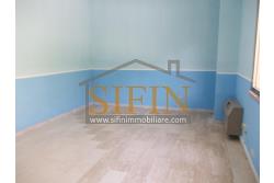 Locale Commerciale - Grottaminarda (AV) via Condotto, proponiamo in locazione locale commerciale di mq. 400,00 oltre a mq. 450,00 di piazzale ad uso esclusivo.