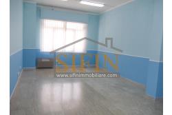 Locale Commerciale - Grottaminarda (AV) via Condotto, proponiamo in locazione locale commerciale di mq. 400,00 oltre a mq. 450,00 di piazzale ad uso esclusivo.