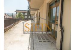 Locale Commerciale - Grottaminarda (AV) via Condotto, proponiamo in locazione locale commerciale di mq. 400,00 oltre a mq. 450,00 di piazzale ad uso esclusivo.