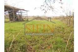 Terreno Edificabile - Grottaminarda (AV) nella prima periferie, c/da Starse, a soli due minuti in auto dal casello autostradale della A16 NA-BA (poco più di un km) proponiamo in vendita terreno edificabile e pianeggiante di mq. 3.800,00ca. servito da pozzo.