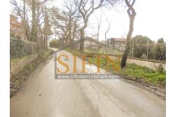 Terreno Edificabile - Grottaminarda (AV) nella prima periferie, c/da Starse, a soli due minuti in auto dal casello autostradale della A16 NA-BA (poco più di un km) proponiamo in vendita terreno edificabile e pianeggiante di mq. 3.800,00ca. servito da pozzo.