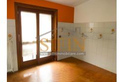 mansarda con terrazzi - Splendido Appartamento Mansardato di mq. 135,00 oltre a mq. 35,00 di balconi/terrazzi in Grottaminarda via Condotto, con tre camere da letto e due bagni, cucina e salone