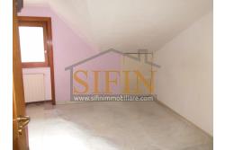 mansarda con terrazzi - Splendido Appartamento Mansardato di mq. 135,00 oltre a mq. 35,00 di balconi/terrazzi in Grottaminarda via Condotto, con tre camere da letto e due bagni, cucina e salone