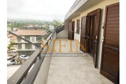 mansarda con terrazzi - Splendido Appartamento Mansardato di mq. 135,00 oltre a mq. 35,00 di balconi/terrazzi in Grottaminarda via Condotto, con tre camere da letto e due bagni, cucina e salone