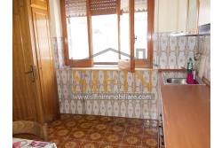Villa con Giardino - A Villamaina, a soli 300 metri da Piazza Risorgimento, proponiamo in vendita una villa indipendente disposta su tre livelli, di complessivi mq. 300,00 oltre giardino di mq. 350,00 ca. ideale per chi è alla ricerca di ampi spazi e di una soluzione abitativa versatile.