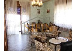 Villa con Giardino - A Villamaina, a soli 300 metri da Piazza Risorgimento, proponiamo in vendita una villa indipendente disposta su tre livelli, di complessivi mq. 300,00 oltre giardino di mq. 350,00 ca. ideale per chi è alla ricerca di ampi spazi e di una soluzione abitativa versatile.