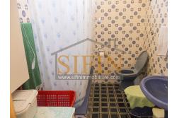 Villa con Giardino - A Villamaina, a soli 300 metri da Piazza Risorgimento, proponiamo in vendita una villa indipendente disposta su tre livelli, di complessivi mq. 300,00 oltre giardino di mq. 350,00 ca. ideale per chi è alla ricerca di ampi spazi e di una soluzione abitativa versatile.