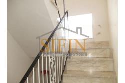Villa con Giardino - A Villamaina, a soli 300 metri da Piazza Risorgimento, proponiamo in vendita una villa indipendente disposta su tre livelli, di complessivi mq. 300,00 oltre giardino di mq. 350,00 ca. ideale per chi è alla ricerca di ampi spazi e di una soluzione abitativa versatile.