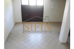 Villa con Giardino - A Villamaina, a soli 300 metri da Piazza Risorgimento, proponiamo in vendita una villa indipendente disposta su tre livelli, di complessivi mq. 300,00 oltre giardino di mq. 350,00 ca. ideale per chi è alla ricerca di ampi spazi e di una soluzione abitativa versatile.