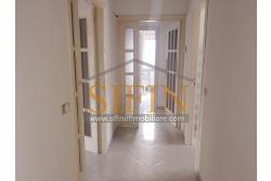 Appartamento con garage - Fontanarosa Rione Matteotti, nella prima periferia del paese, proponiamo in vendita un pratico e luminoso appartamento di mq. 94,00 ca. situato al secondo piano di una piccola palazzina composta da soli 4 appartamenti.